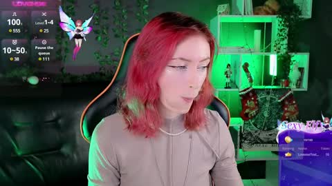 Snapshot of _helencarter chatting on December 14, 2024, 9:13 pm Helen Carter 3 Next stream 2330 MSC online show from December 14, 2024, 9:13 pm