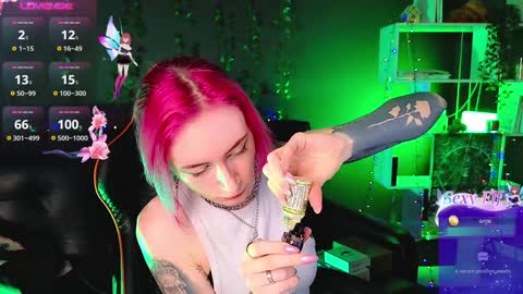 Snapshot of _helencarter chatting on January 14, 2025, 8:37 pm Helen Carter 3 Next stream 2330 MSC online show from January 14, 2025, 8:37 pm