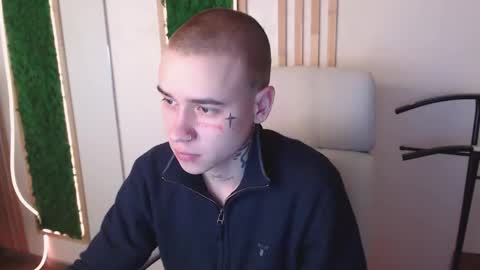 _honeyberry_ online show from March 4, 2026, 8:59 pm