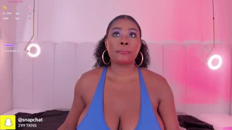 Snapshot of _huge_boobs_ebony chatting on October 29, 2025, 7:37 pm Darlis online show from October 29, 2025, 7:37 pm