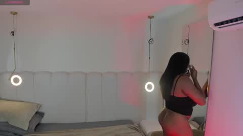 Snapshot of _huge_boobs_ebony chatting on November 17, 2025, 6:24 pm Darlis online show from November 17, 2025, 6:24 pm