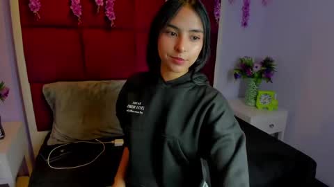 _isabella_swan online show from November 9, 2025, 2:21 am