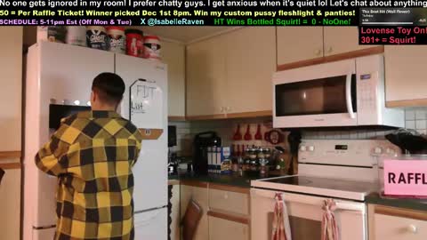 Snapshot of _isabelleraven chatting on October 30, 2025, 10:10 pm IsabelleRaven online show from October 30, 2025, 10:10 pm