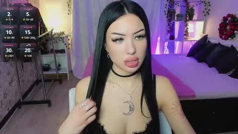 Snapshot of _jesslei_ chatting on February 1, 2026, 3:32 pm Jess blond and Leila brunette online show from February 1, 2026, 3:32 pm
