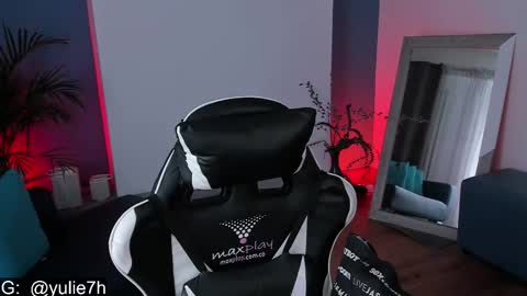  ...  online show from November 14, 2025, 7:23 pm