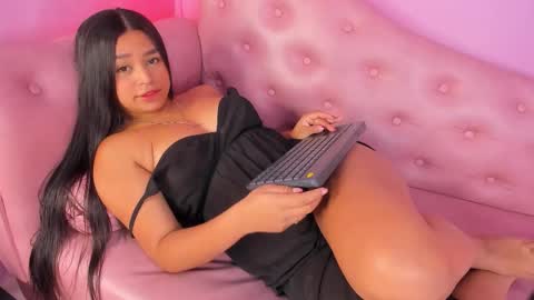 Snapshot of _julisweet_ chatting on October 15, 2025, 12:27 pm _julisweet_ online show from October 15, 2025, 12:27 pm