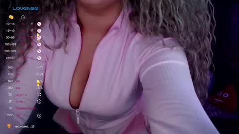 _just_a_queen_3 online show from February 12, 2025, 5:58 pm