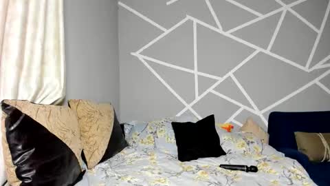 Dennise online show from November 11, 2025, 6:02 am