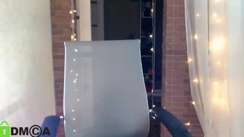  karolina online show from March 8, 2025, 6:37 pm