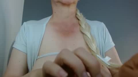 Keiila online show from April 21, 2026, 8:23 pm