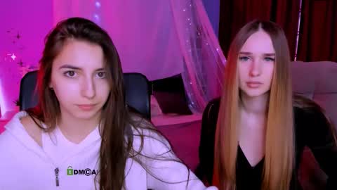 _kellykitten_ online show from March 18, 2026, 9:45 am