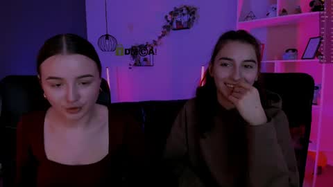 _kellykitten_ online show from April 9, 2026, 9:04 am