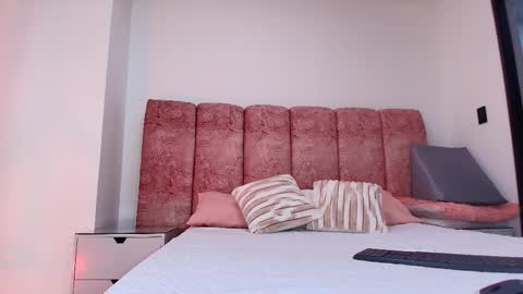 Kendall online show from November 11, 2025, 12:05 pm