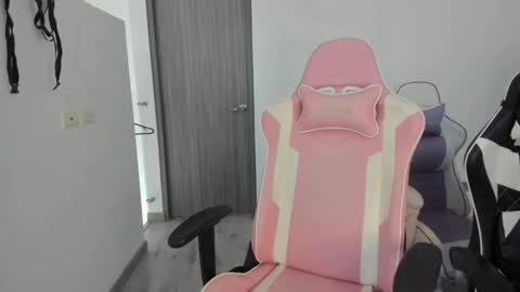 khloe sweet online show from November 9, 2025, 7:56 pm