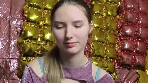 _kikiclark_ online show from March 21, 2026, 9:18 pm