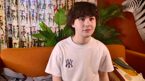 Snapshot of _killua_freecss chatting on April 16, 2026, 2:40 pm killua online show from April 16, 2026, 2:40 pm