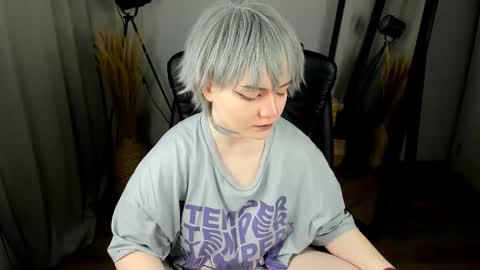 Li online show from September 12, 2025, 8:42 pm