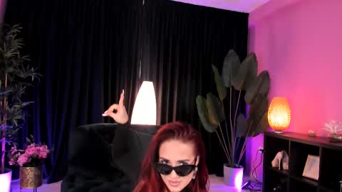 Kim online show from September 17, 2025, 2:08 pm