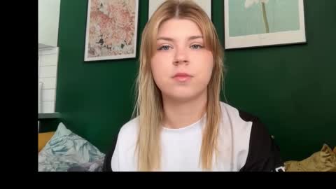 Molly   Emily online show from March 27, 2026, 10:37 am