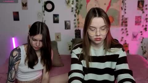 _kitekat_ online show from November 28, 2025, 11:02 am