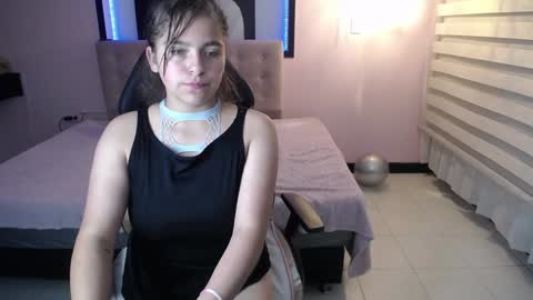 _kitten_1 online show from January 22, 2025, 3:29 pm