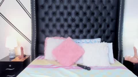 _krystal_cambell online show from November 10, 2025, 8:30 pm