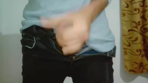 _lalo_0 online show from December 23, 2025, 5:49 am