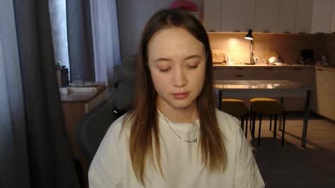 _lalune_ online show from March 8, 2026, 8:51 am