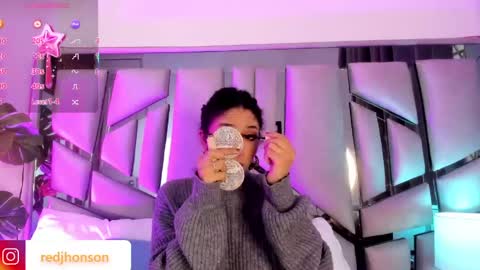 Lanna  online show from April 15, 2026, 11:50 am