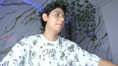 Snapshot of _latinsexy chatting on June 6, 2026, 5:39 pm _latinsexy online show from June 6, 2026, 5:39 pm