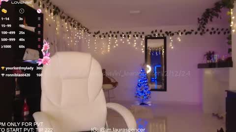 Snapshot of _lauraspencer_ chatting on December 3, 2024, 5:09 am Laura online show from December 3, 2024, 5:09 am