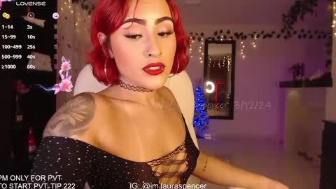 Snapshot of _lauraspencer_ chatting on December 4, 2024, 1:58 am Laura online show from December 4, 2024, 1:58 am