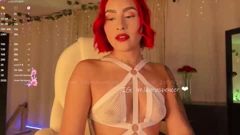 Snapshot of _lauraspencer_ chatting on September 21, 2025, 7:10 am Laura online show from September 21, 2025, 7:10 am