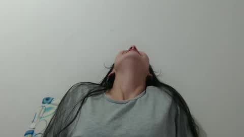 Lauren 3 online show from December 12, 2024, 5:10 am