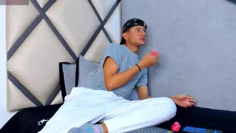 _leohot_ online show from October 10, 2025, 3:38 am