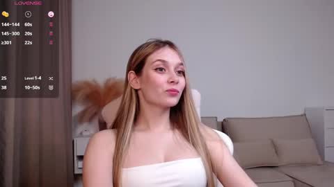 Amelia                        online show from April 21, 2026, 9:06 pm