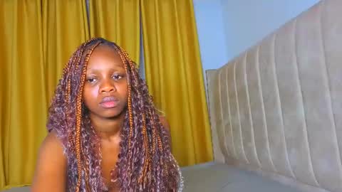 Littlevenus online show from January 19, 2026, 2:37 am