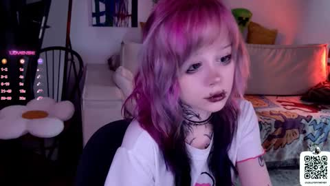 Snapshot of _lollyshy_ chatting on October 3, 2025, 10:34 am Lolly online show from October 3, 2025, 10:34 am