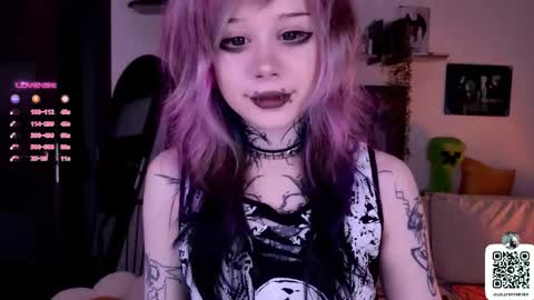 Snapshot of _lollyshy_ chatting on October 5, 2025, 10:35 am Lolly online show from October 5, 2025, 10:35 am