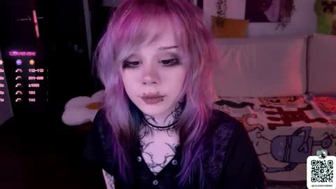 Snapshot of _lollyshy_ chatting on October 8, 2025, 11:08 am Lolly online show from October 8, 2025, 11:08 am