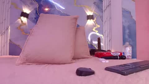 Lorrayne online show from November 1, 2025, 12:07 pm