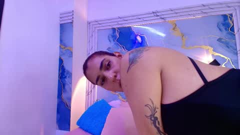 Lorrayne online show from November 5, 2025, 12:05 pm