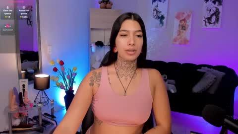  Laura  Independent Model  online show from February 14, 2025, 11:10 am