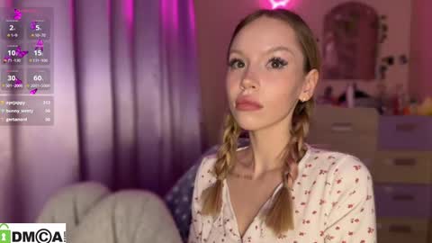 Snapshot of _love_me_again chatting on October 8, 2025, 12:30 am Katie online show from October 8, 2025, 12:30 am