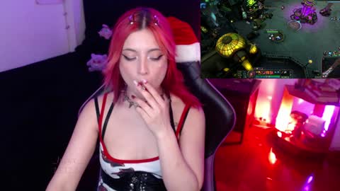 Snapshot of _lucyx__ chatting on December 16, 2024, 12:04 am Queen.  Help me reach 100 thumbs up  online show from December 16, 2024, 12:04 am