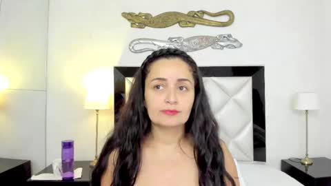  luna  sweet  online show from February 13, 2025, 9:51 am