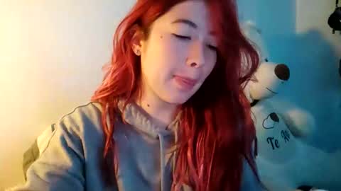 Snapshot of _lunaa__ chatting on February 4, 2025, 2:17 am _lunaa__ online show from February 4, 2025, 2:17 am