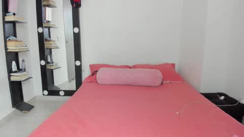 Luna online show from November 20, 2025, 12:11 am