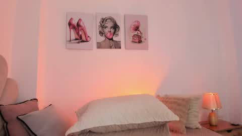 Snapshot of _luuciana_ chatting on May 1, 2026, 4:50 am _luuciana_ online show from May 1, 2026, 4:50 am