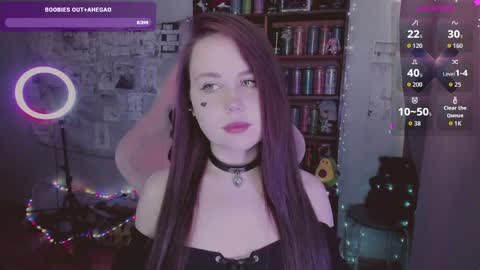Mia online show from May 19, 2026, 5:47 am